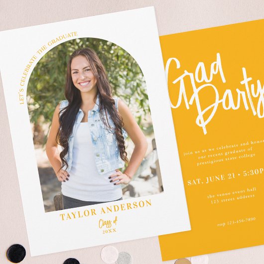 Moderne Script Arch Foto Yellow Graduation Party Einladung