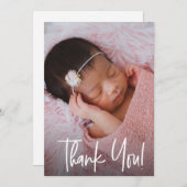 Moderne Script Baby Girl Foto Birth Dusche Dankeskarte (Vorne/Hinten)
