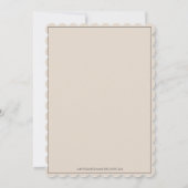 Moderne Script Beige & Gray Wedding Einladung (Rückseite)