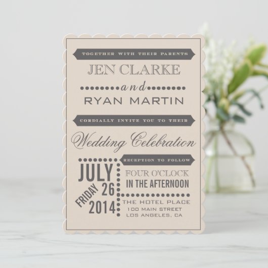 Moderne Script Beige & Gray Wedding Einladung (Stehend Vorderseite)