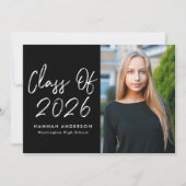 Moderne Script Black Class of 2025 Graduation Part Einladung (Vorderseite)