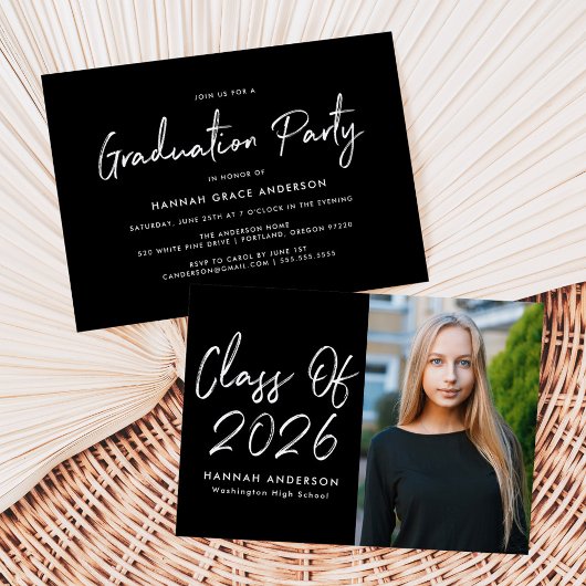 Moderne Script Black Class of 2025 Graduation Part Einladung