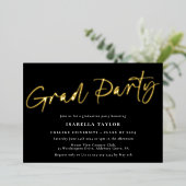 Moderne Script Black Gold Graduation Party Folieneinladung (Stehend vorne)