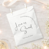Moderne Script Brautparty Liebe ist Sweet Geschenktütchen (Ausgeschnitten)