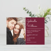 Moderne Script Burgundy Foto Wedding Einladung (Stehend Vorderseite)