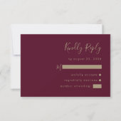 Moderne Script Burgundy Gold Wedding RSVP Karte (Vorderseite)