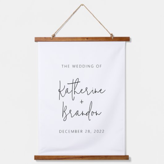 Moderne Script Calligraphy Couple Minimal Wedding Wandteppich Mit Holzrahmen (Vorderseite)