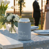 Moderne Script Dusty Blue Minimalistic Wedding Dosenkühler