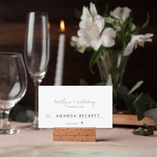 Moderne Script Dusty Blue Minimalistic Wedding Platzkarte
