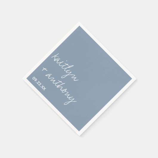 Moderne Script Dusty Blue Minimalistic Wedding Serviette (Ecke)