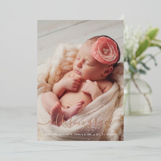 Moderne Script Foto Collage Geburtserklärung Folieneinladung (Stehend vorne)