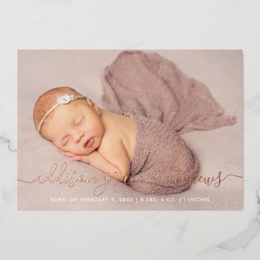 Moderne Script Foto Collage Geburtserklärung Folieneinladung (Vorderseite)