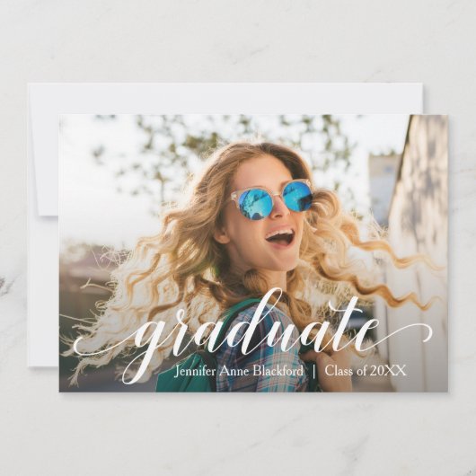 Moderne Script-Foto-Graduierungspartei Einladung (Vorderseite)