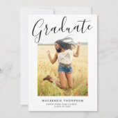 Moderne Script-Foto-Graduierungspartei Einladung (Vorderseite)