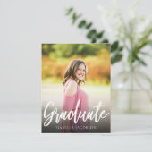 Moderne Script-Foto-Graduierungspartei Einladung (Stehend Vorderseite)