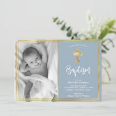 Moderne Script Gold Cross Blue Taufe Einladung (Stehend Vorderseite)