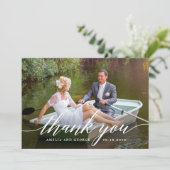 Moderne Script Hochzeit Danke Foto Card (Stehend Vorderseite)