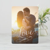 Moderne Script-Liebe Romantisches Foto Save the Da Date (Stehend Vorderseite)