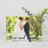 Moderne Script-Liebe und dank Couple Wedding Dankeskarte (Stehend Vorderseite)