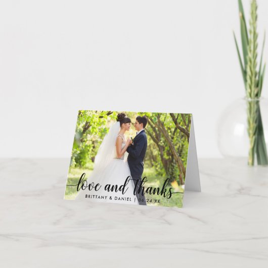 Moderne Script-Liebe und dank Couple Wedding Note Dankeskarte (Vorderseite)
