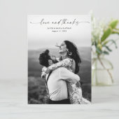 Moderne Script-Liebe und dank Foto Hochzeit Dankeskarte (Stehend Vorderseite)