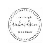 Moderne Script Name Round Wedding Rücksendeadresse Gummistempel (Prägung)
