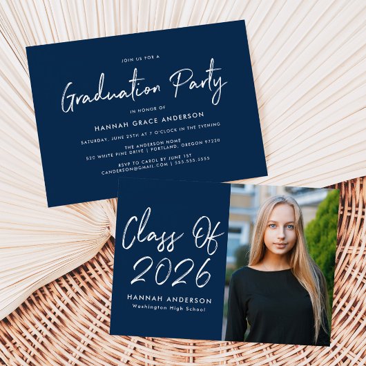 Moderne Script Navy-Klasse der Graduation Party 20 Einladung