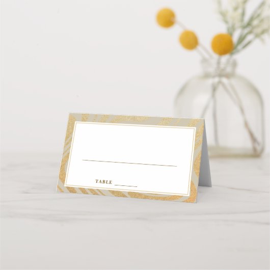 Moderne Script Ombre Gold Platzkarte (Vorderseite)