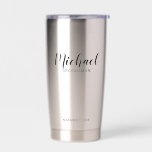Moderne Script-Personalisierte Trauzeugen Thermobecher<br><div class="desc">Moderne Drehbuch Personalisierte Trauzeugen Tumbler mit dem Namen des personalisierten Trauzeugen in der modernen,  schwarzen Drehbuch-Schriftart-Stil mit Titel und Hochzeitstag in modernen Sans Serif Schriftart Stil. Auch perfekt für Trauzeugin,  Blütenmädchen,  Brautmutter,  Trauzeuge und mehr.</div>