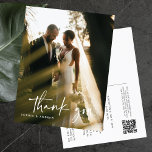 Moderne Script QR Code Foto Galerie Hochzeit Postkarte<br><div class="desc">Dieses moderne Foto Wedding Dankeschön Postcard ist eine wunderschöne Möglichkeit, Ihren Hochzeitsgästen für Ihre Feier mit Ihnen zu danken. Dieses Design verfügt über einen modernen Kalligraphie-Script-Schriftart mit einem handgeschriebenen Gefühl, Ihrem Foto der Wahl auf der Vorderseite und Ihrer persönlichen Botschaft auf der Rückseite. Die Farbe von "Danke" kann so geändert...</div>