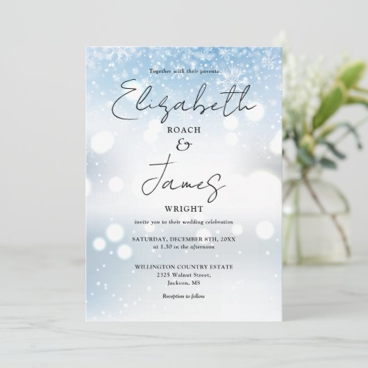 Moderne Script QR Code Schneeflocken Winterhochzei Einladung (Stehend Vorderseite)