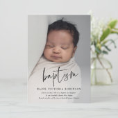 Moderne Script Religiöse Taufe Einladung (Stehend Vorderseite)