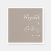 Moderne Script Taupe Hochzeit Serviette (Vorderseite)