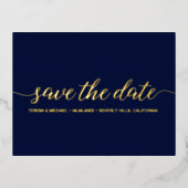 Moderne Script Typografy Blue Gold Wedding Folie Einladungspostkarte (Vorderseite)