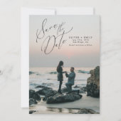 Moderne Script Typografy Wedding Save the Date Einladung (Vorderseite)