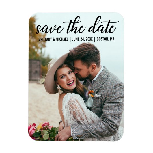 Moderne Script-Verlobung Save the Date Foto BT Magnet (Vertikal)