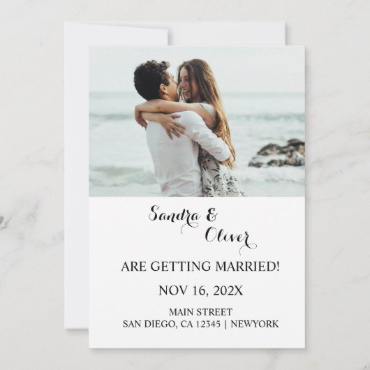 Moderne Script Wedding Foto Save the Date Card (Rückseite)