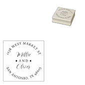 Moderne Script Wedding Round-Rücksendeadresse Gummistempel (Stempel)