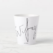 Moderne Script Wifey Name Bride Geschenkboxen Idee Milchtasse (Vorderseite)