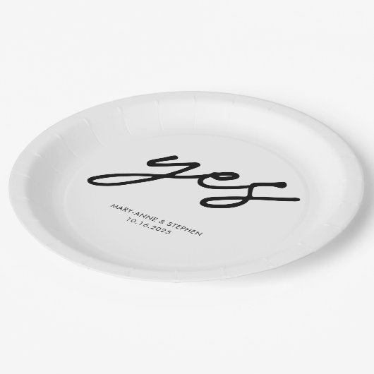 Moderne Script Yes Verlobung Wedding Party Pappteller (Schrägansicht)