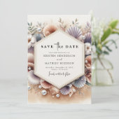 Moderne Seashell Beach Wedding Save The Date (Stehend Vorderseite)