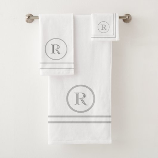 Moderne Serene Elegant Green Einziges Monogramm Badhandtuch Set (Insitu)