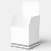 Moderne Silber- und Buttercup-Blume - Gefälligkeit Geschenkschachtel (Geöffnet)