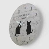 Moderne Silhouetten aus mit Monogramm Holz Große Wanduhr (Winkel)