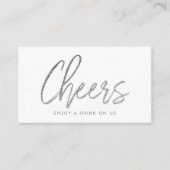 Moderne Silver Foil Script "Cheers" Drink Ticket Begleitkarte (Vorderseite)