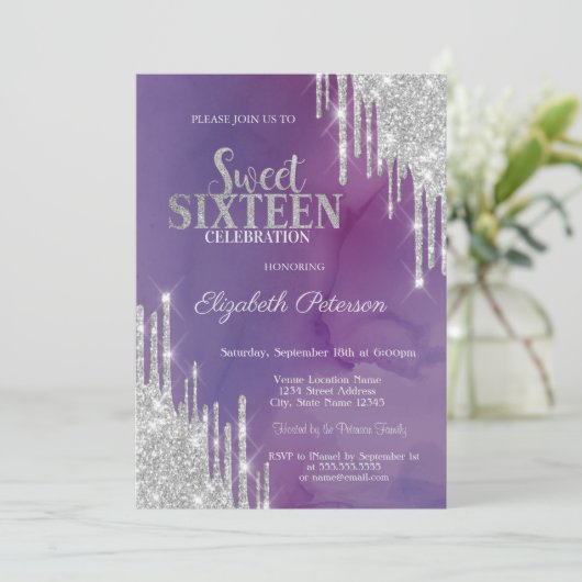 Moderne Silver Glitzer Tropfen Violet Sweet 16 Einladung (Stehend Vorderseite)