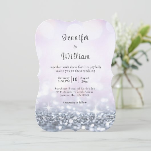 Moderne Silver Lila Glitzer Script Wedding Einladung (Stehend Vorderseite)