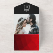 Moderne Silver Red Black Monogram Wedite All In One Einladung (Außenbereich)