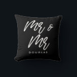 Moderne Sitte Mr. und Mr. Gay Paar Kissen<br><div class="desc">Herr und Herr Paar Kissen, individuell mit Ihrem eigenen Namen und Ihren Lieblingsfarben.</div>