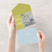 Moderne Skript Chartreuse und Blaue Hochzeit All In One Einladung (Abreißen)